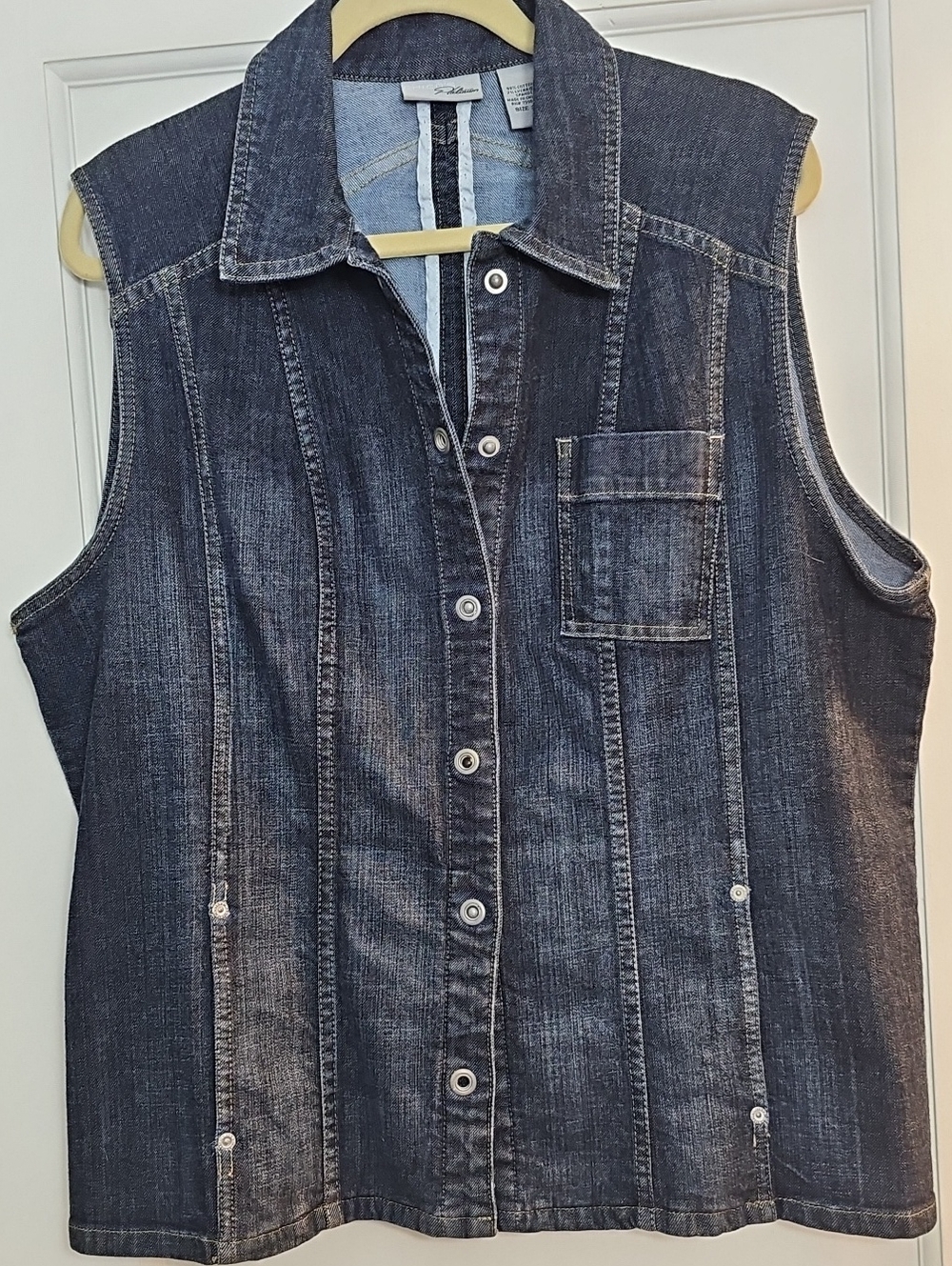 Chico's Dark Blue Sleeveless Denim Button-Front Vest